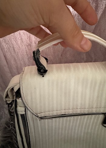 Gri Tokalı Beyaz Deri Kadın Çanta - Görsel 4