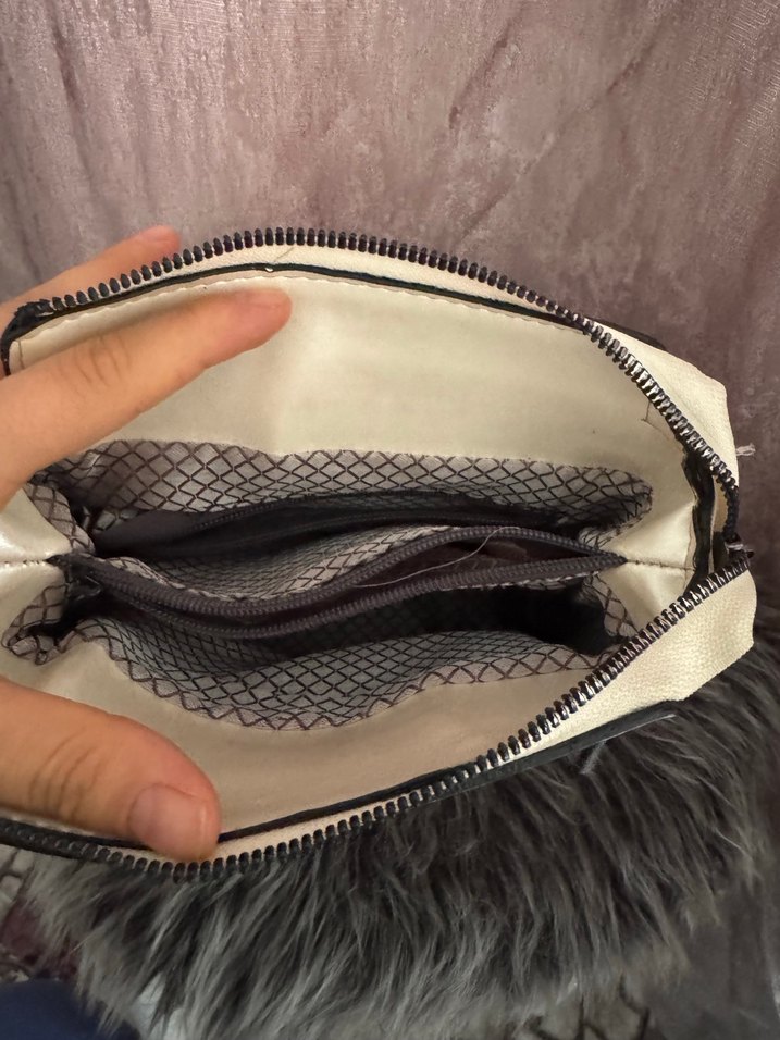 Gri Tokalı Beyaz Deri Kadın Çanta - Görsel 5