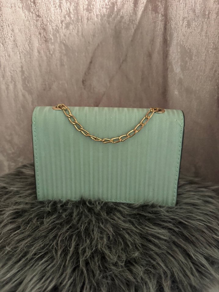 Yeşil Süet Tokalı Modern Klasik Kadın Çanta - Görsel 3