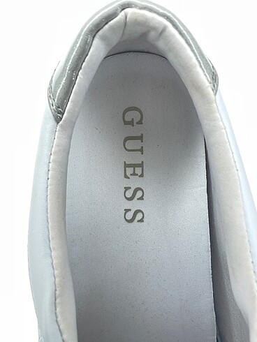 36 Beden beyaz Renk Guess Spor Ayakkabı %70 İndirimli.