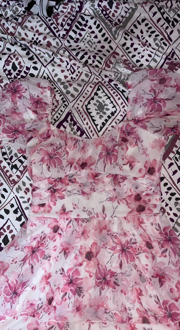 Pembe Çiçek Desenli Dantel Detaylı Uzun Elbise - Görsel 3