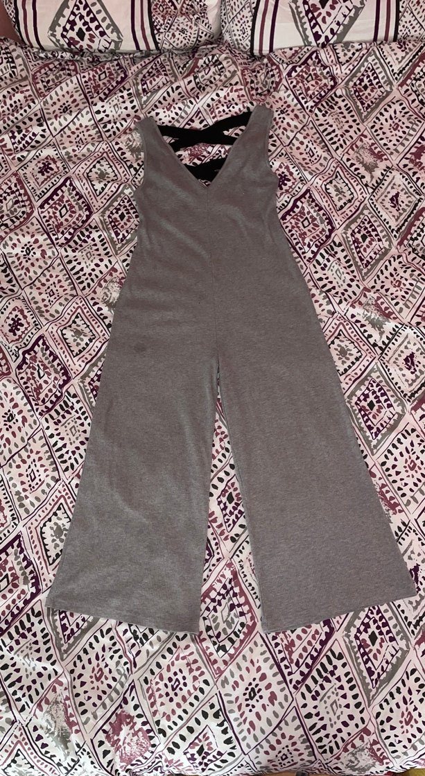 Gri V Yaka Dantel Detaylı Uzun Kadın Tulum - Görsel 4