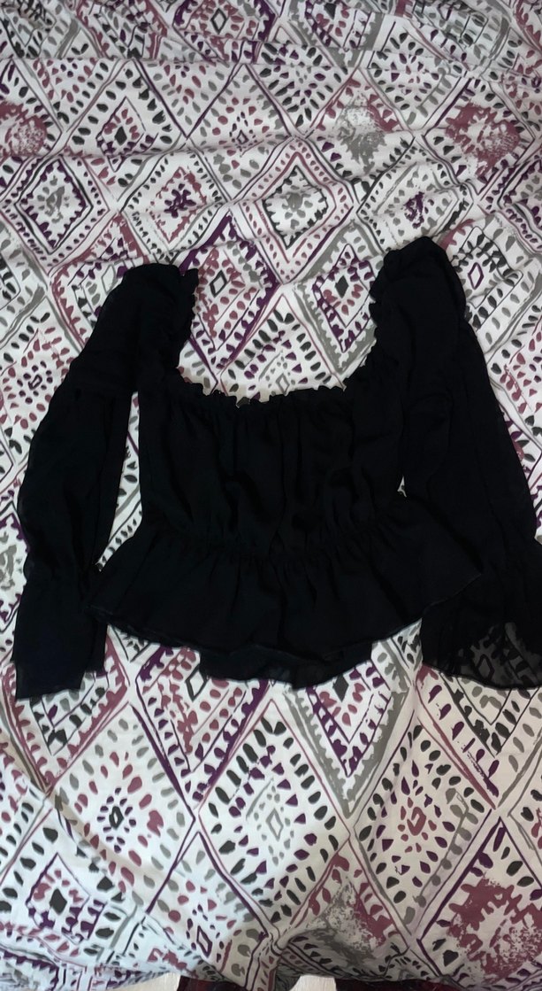 Uzun Kollu Siyah Mini Fırfırlı Bluz - Görsel 4