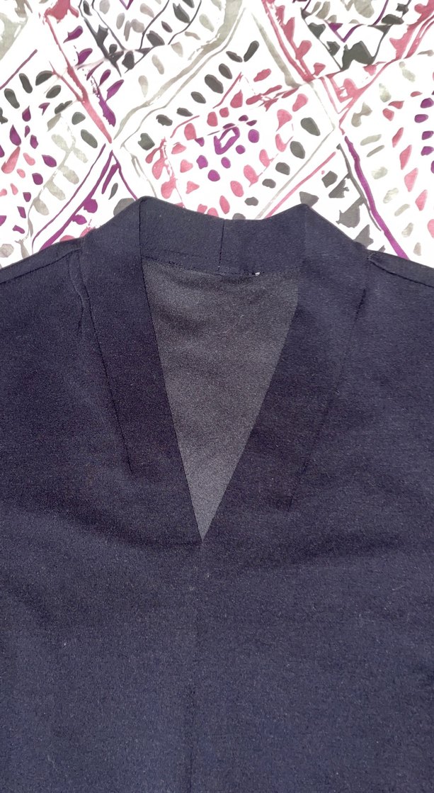 Siyah V Yaka Uzun Kollu Kadın Tunik - Görsel 4