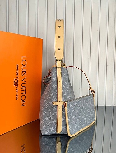  Beden mavi Renk Louis vuitton çanta