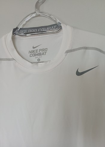 s Beden Nike Beyaz Pro Combat Erkek Kısa Kollu Tişört