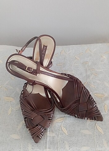Nine West kahverengi ince topuklu ayakkabı