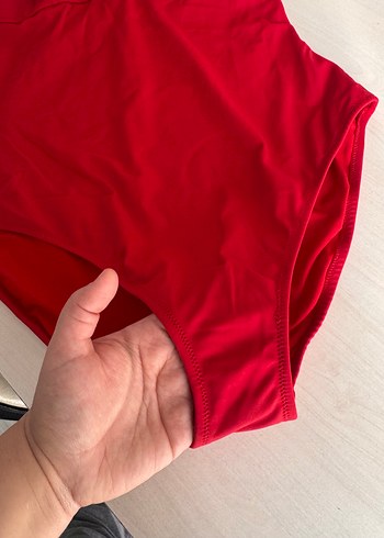 Parlak Kırmızı Drapeli Kadın Mayo - Görsel 2