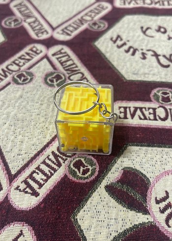 Sarı Labirent Küp anahtarlık - Görsel 2
