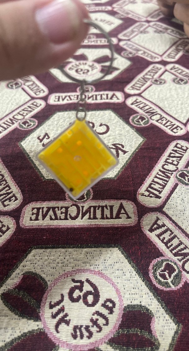 Sarı Labirent Küp anahtarlık - Görsel 3