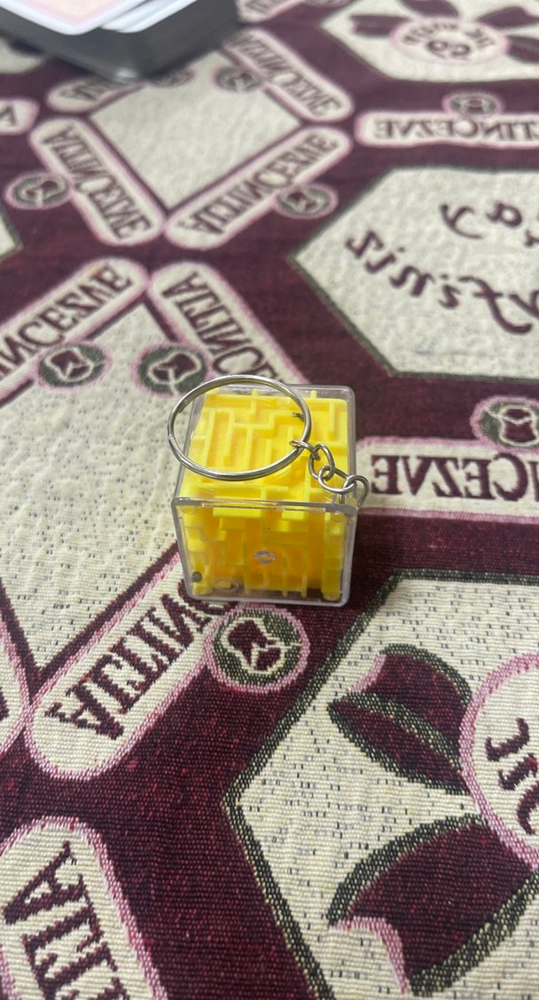 Sarı Labirent Küp anahtarlık - Görsel 2