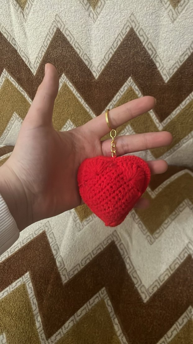 Kırmızı Örgü Kalp Anahtarlık - Görsel 2