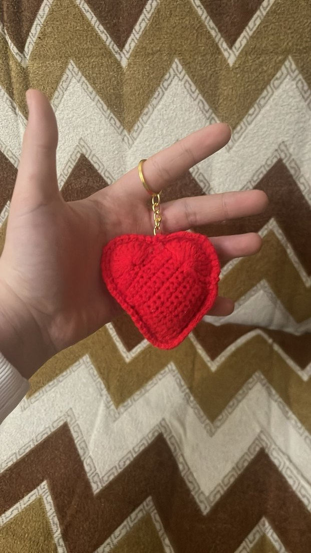 Kırmızı Örgü Kalp Anahtarlık - Görsel 3