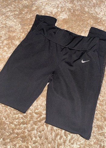 nike tayt