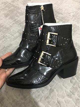 Koşa kovboy bor