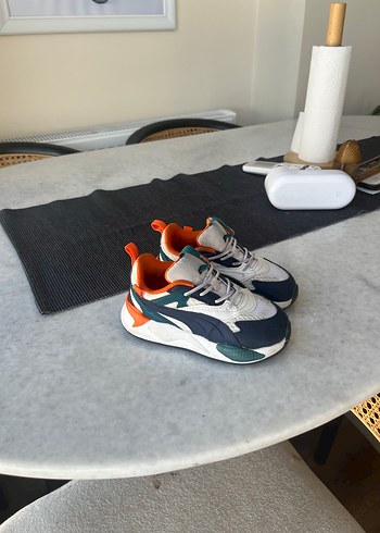 24 Beden Erkek Çocuk puma ayakkabı
