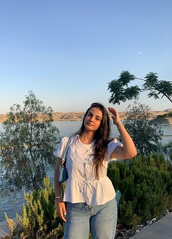 Bağlamalı beyaz gömlek 