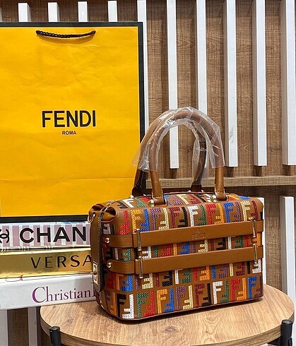 Beden Fendi kol çantası