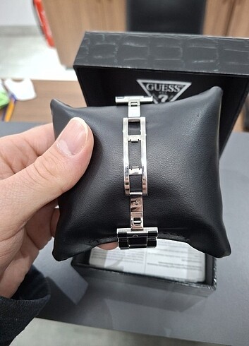  Beden siyah Renk GUESS COLLECTİON GC ERKEK SİYAH SERAMİK SAAT