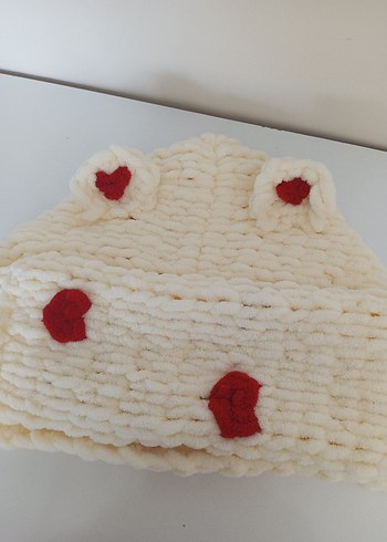 Beyaz Kalp Detaylı Örgü Kadın Balaklava - Görsel 2