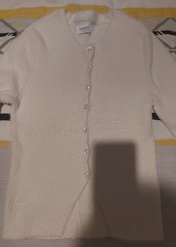 Düğmeli Beyaz Midi Triko Hırka