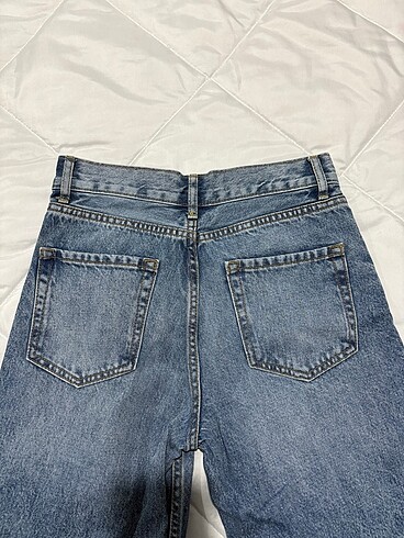 34 Beden mavi Renk Stradivarius Jean