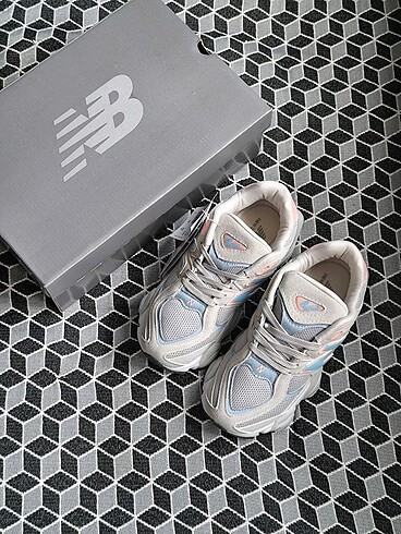 36 Beden çeşitli Renk NEW BALANCE 9060 krem mavi