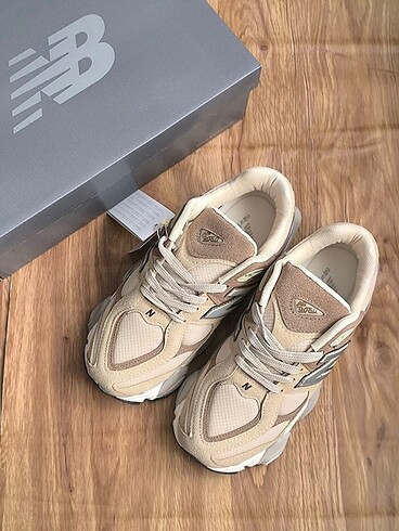 NEW BALANCE 9060
