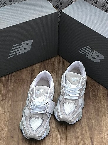NEW BALANCE 9060