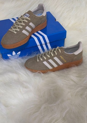 Adidas 37