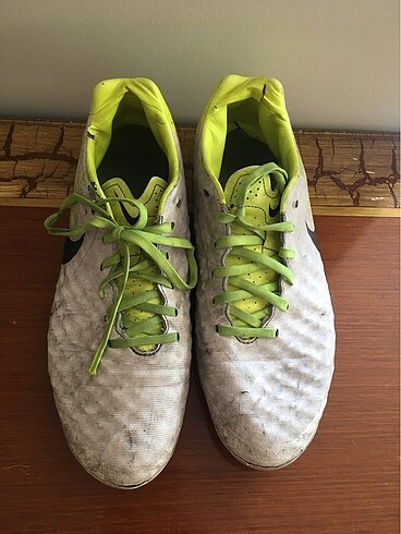 42.5 Beden beyaz Renk Nike Phantom Krampon
