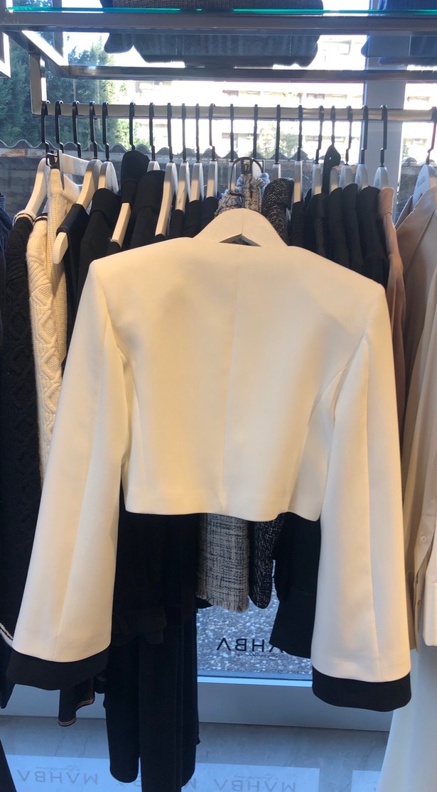 Düğmeli Beyaz Mini Kadın Blazer - Görsel 4