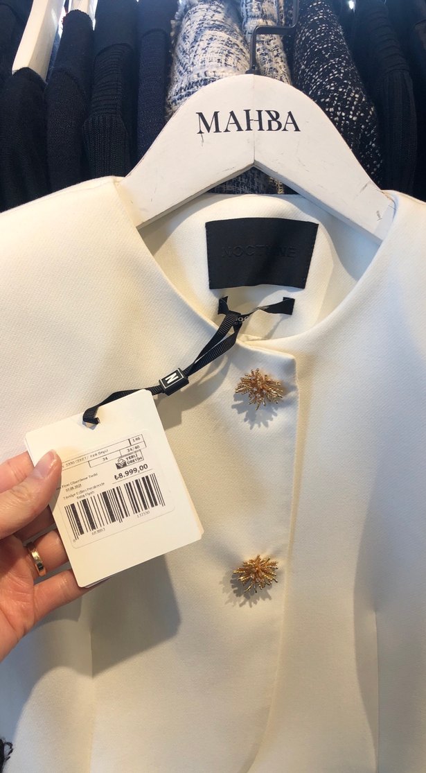 Düğmeli Beyaz Mini Kadın Blazer - Görsel 3