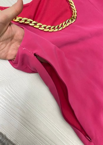 Parlak Pembe Zincir Detaylı Kadın Vücut Zinciri - Görsel 4