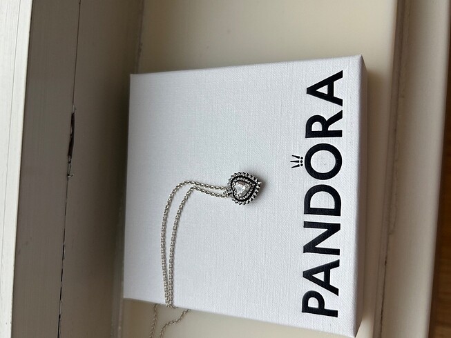 Pandora Pandora