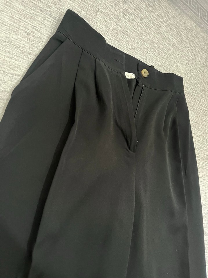 Siyah Pilili Midi Kadın Kumaş Cepli Pantolon - Görsel 3