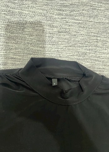 m Beden Siyah Yüksek Yakalı Uzun Kollu Bluz