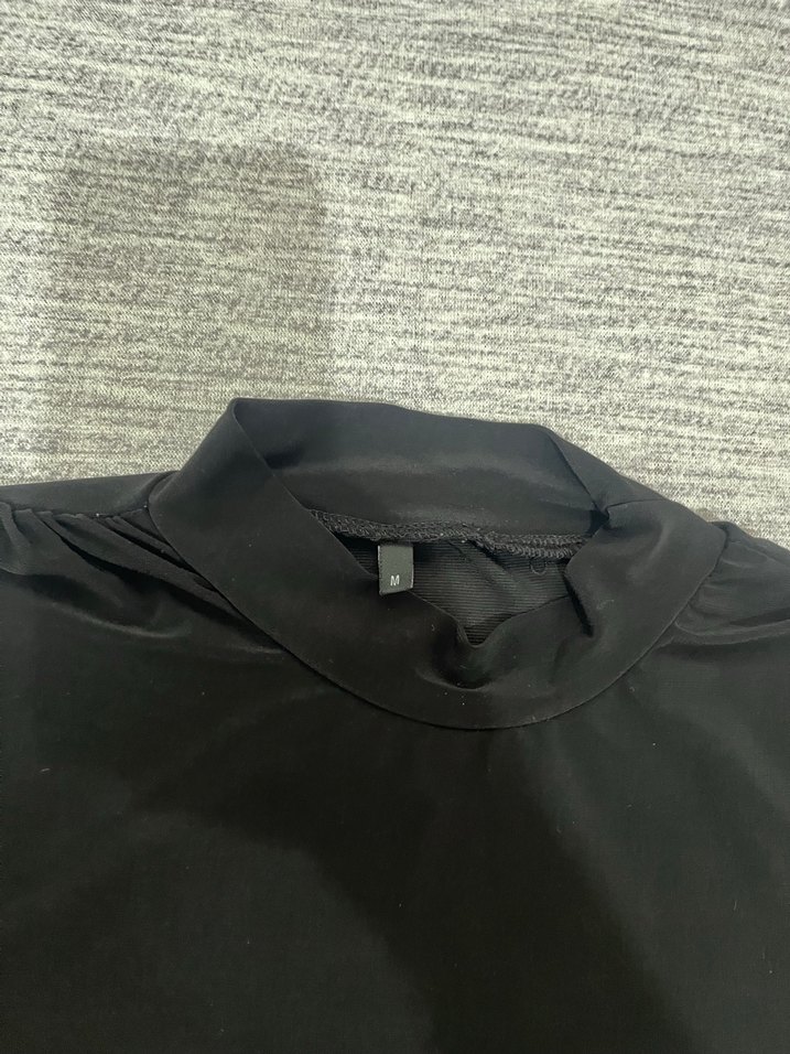 Siyah Yüksek Yakalı Uzun Kollu Bluz - Görsel 4