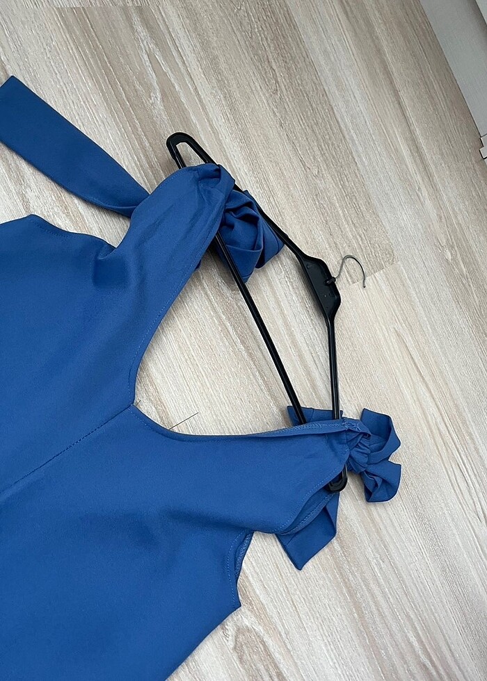 Kolsuz Elbise - Görsel 2