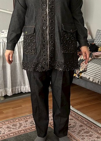 44 Beden Gri Nakışlı Midi Denim takım