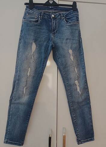 Nakışlı işlemeli kot pantalon