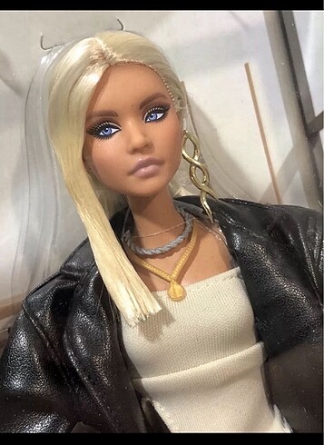  Beden Barbie Maeve
