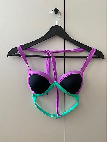 Bikini Üstü