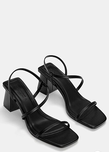 PULL&BEAR BİLEKTEN BANTLI TOPUKLU SANDALET 