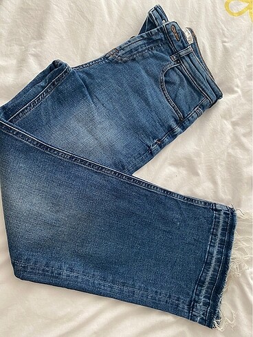34 Beden mavi Renk Pull and bear jean