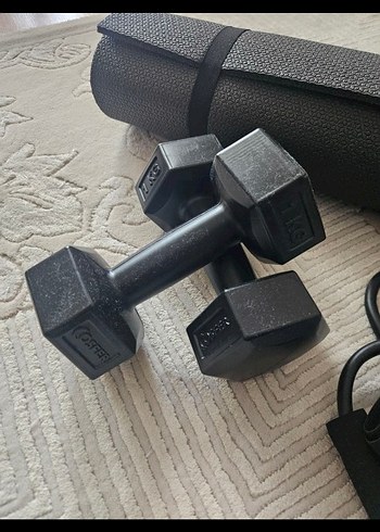 Beden Siyah Egzersiz Matı ve Direnç Bantları