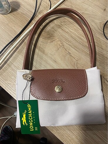 Longchamp Longchamp Medium