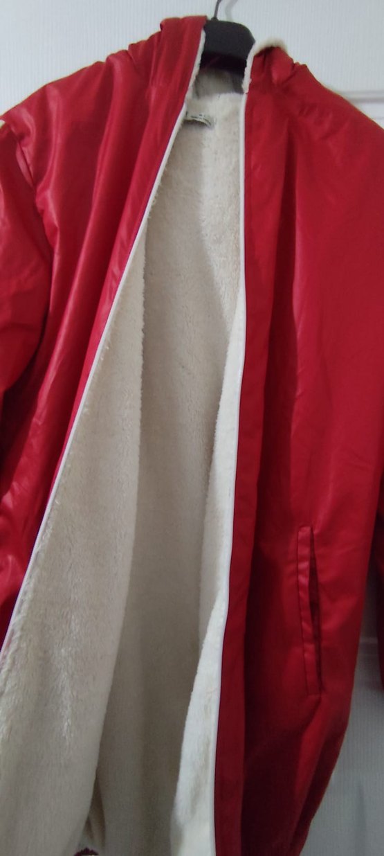 Kırmızı Kapüşonlu Fermuarlı Yağmurluk - Görsel 4
