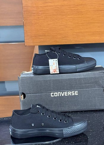 36 Beden Converse Siyah Spor Ayakkabı Velcro Detaylı