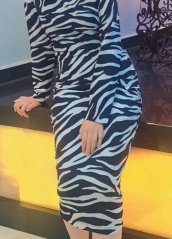 Siyah beyaz zebra desenli elbise